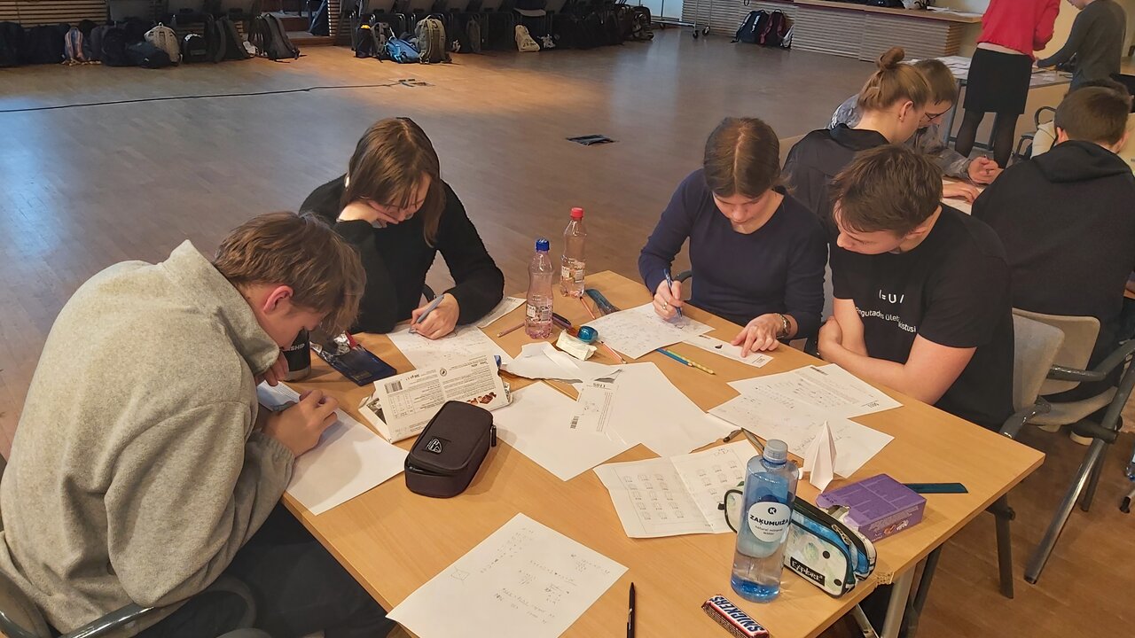 Náboj 2023 Tallinna Tehnikaülikooli aulas.
