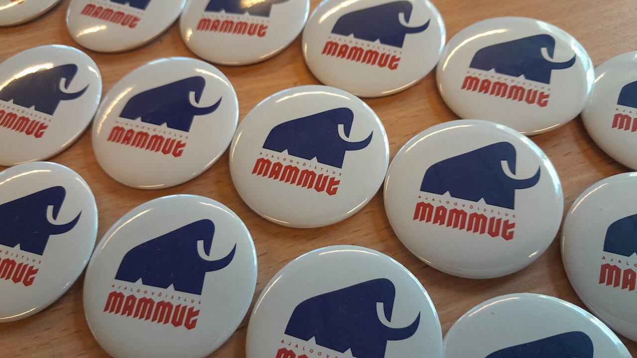 Ajaloovõistluse Mammut rinnamärgid.