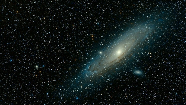 Andromeda galaktika Maalt vaadates.